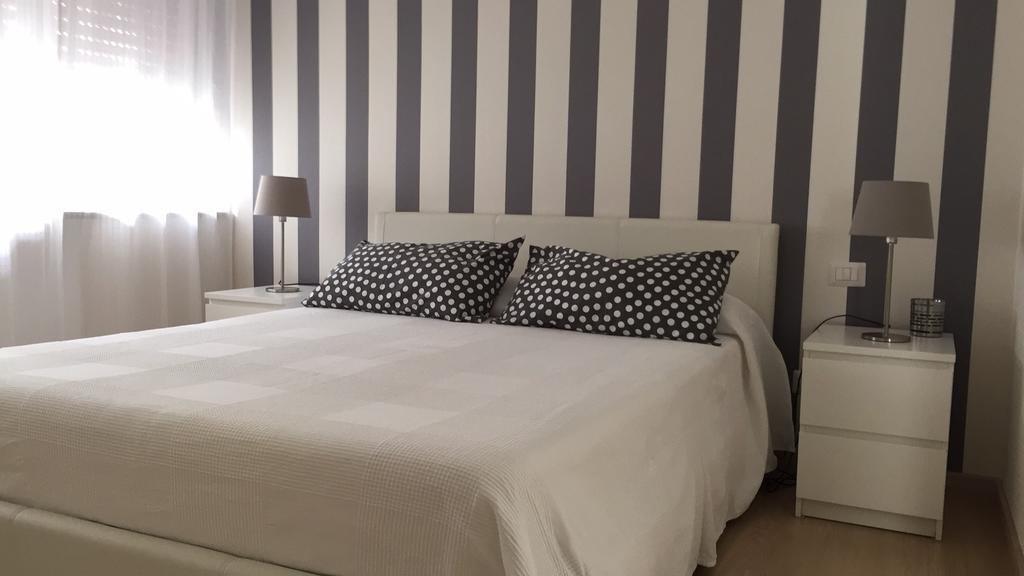 Bed and Breakfast Bernini 20 Nápoles Habitación foto