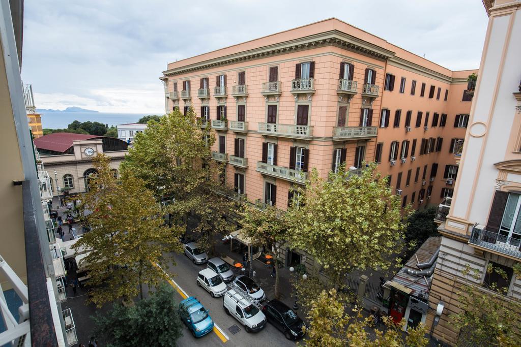 Bed and Breakfast Bernini 20 Nápoles Exterior foto